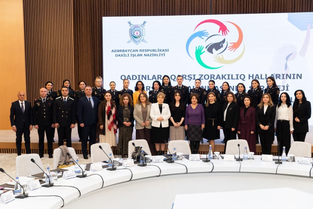 Qadınlara qarşı zorakılıq halları və görülən işlər müzakirə olundu - FOTOLAR (VİDEO)